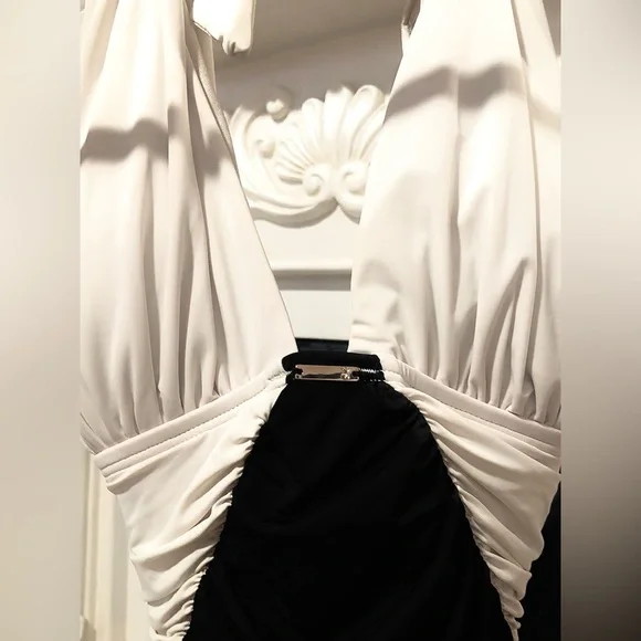 Victoria’s Secret Ruched Marilyn Monroe style Halter Top Deep Plunge Swimsuit XL - Picture 3 of 16